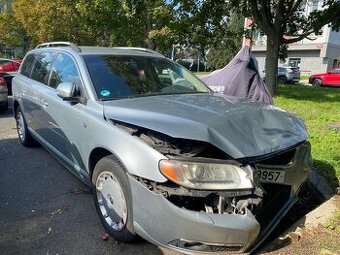 Havarované Volvo V70