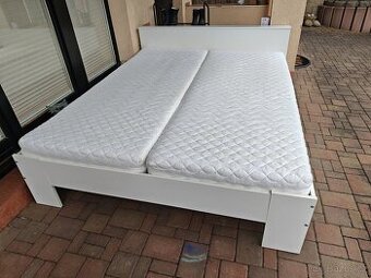 Manželská postel - dvoulůžko 160x200 včetně roštů a matrací