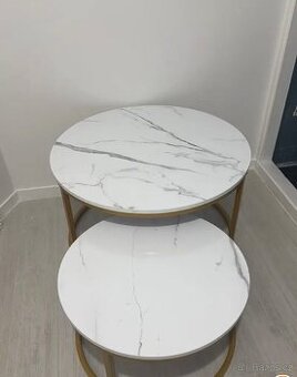 Prodám krásný moderní konferenční stolek – set 2 ks (větší +