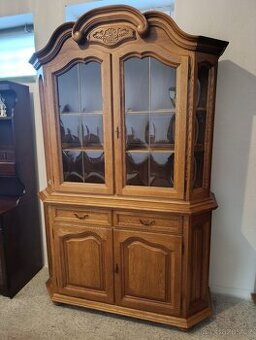 Masivní rustikální příborník, komoda + vitrína