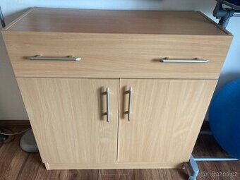 St krini + pracovni stul v ene