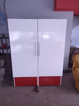 Velká dvoudveřova ednice