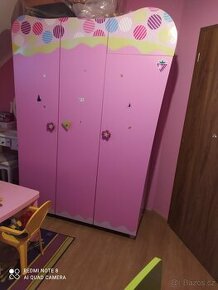 Dívčí šatní skrin