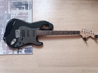 Squier Strat elektrická kytara