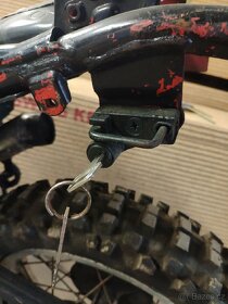 Yamaha XT 600 Z Tenere spínačka + zámek na helmu