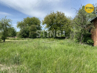 Stavební pozemek na prodej, 998m2, Třeština u Moheln, 132508