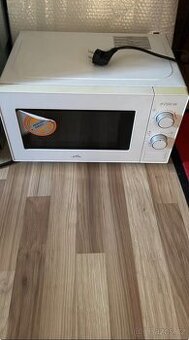 Mikrovlná trouba eta