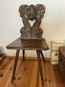 Vyřezávaná židle