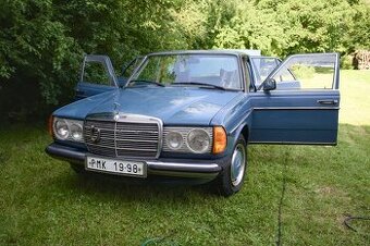 Mercedes W123 200D - 1