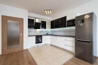 Pronájem bytu 2+kk, Ocelářská, Praha - Vysočany, 59m2