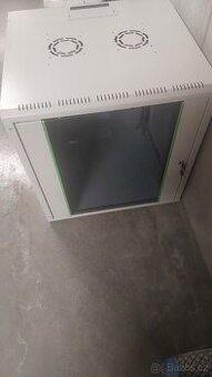 Serverová skříň