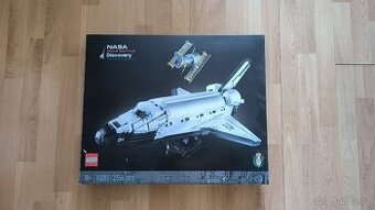 LEGO 10283 NASA Space Shuttle Discovery - otevřený