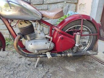 Jawa Pérák 250