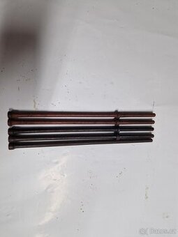 Zetor 25 tyčky ventilů