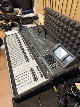 Mackie TT24 Digital Live Console plus přepravní case …