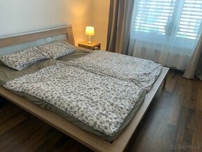 Manželská postel - polohovací rošty