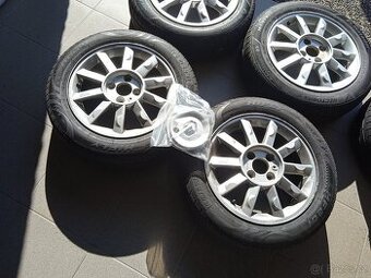 Renault 4x Litá kola + 3x plechová
