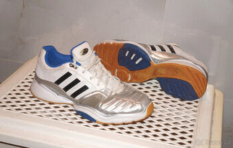 Nové tenisky sálovky 40,5 sálové boty Adidas vel. 25,5.