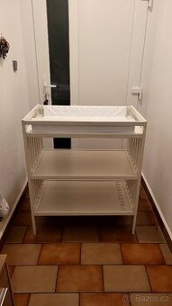 Přebalovací pult Ikea
