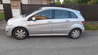 Mercedes B 180