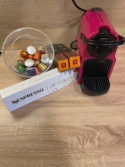 Kávovar Nespresso Krups inissia fuchsia