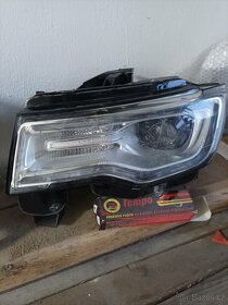 Jeep grand Cherokee 2018.levy světlomet