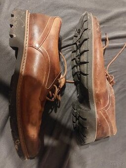 Kožené boty Clarks číslo 48 použité