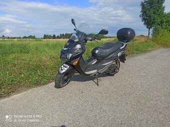 Skútr 125