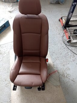 interiér BMW řady 5 F11 - 1