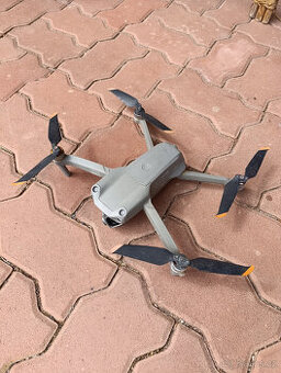 Dron DJI na náhradní díly