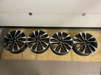 Sada nových originálních kol na Škoda Kodiaq R19