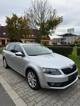 Škoda Octavia Combi 2.0 TDi, xenony, navi, tažné z.