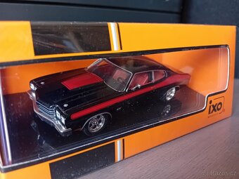 Škoda, BMW, Chevrolet, Volha, VW, Ford a Jaguar 1:43 IXO