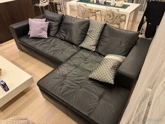 Černá sedací souprava BoConcept