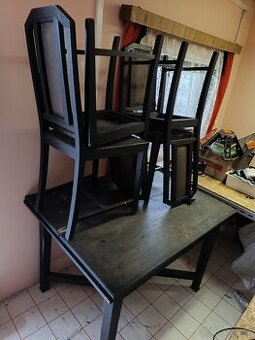 Prodám historický stůl a židle