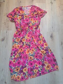 Elegantní pohodlné midi šaty