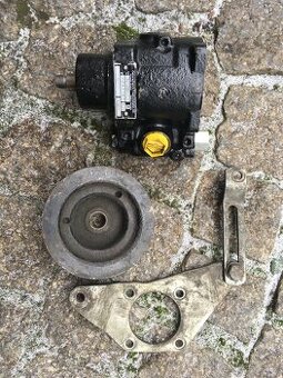 Tatra 613-4Mi, T 700 čerpadlo řízení