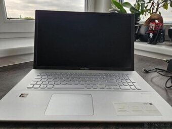 ASUS Vivobook 17 M712DA-AU024T Transparent Silver
