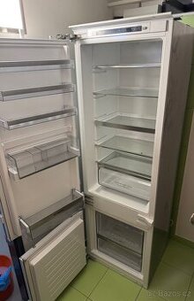 Vestavná lednice s mrazákem Siemens