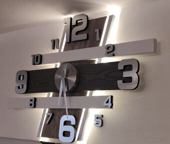 prodám podsvětlené LED hodiny 12V - 1