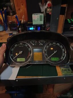 1.8T maxidot budiky + přesvícení, nový displej.