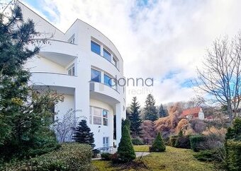 Pronájem vily/kanceláří 839m², pozemek 1299 m², ul. Nový Zlí