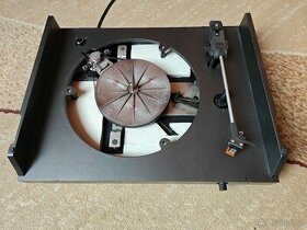 Gramofon HIFI Tesla NC 470 (NAD 5120) vyplněný plastelinou