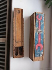 Starý dřevěný penál,krabice na klíče - 1