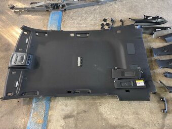 BMW F11 černý M paket strop