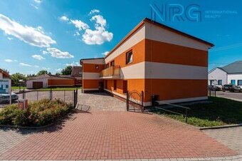 Prodej bytového domu, 3 bytové jednotky 301 m², komerční pr - 1