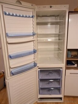 velká 200cm lednice A+ s mrazákem - dovoz autem