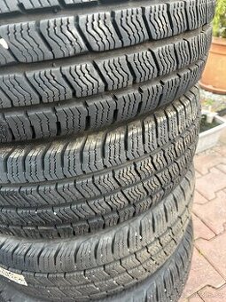 Zimní pneumatiky Barum 215/70/15 C