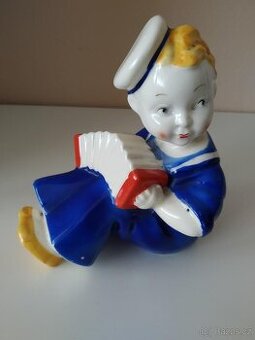 Stará porcelánová soška malého harmonikáře-značená Czechoslo
