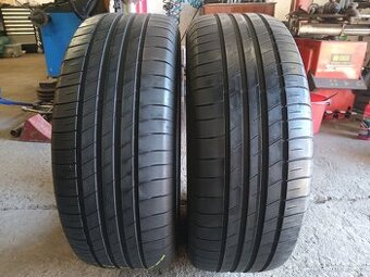 2xletní pneu 225/55/18.Goodyear.
